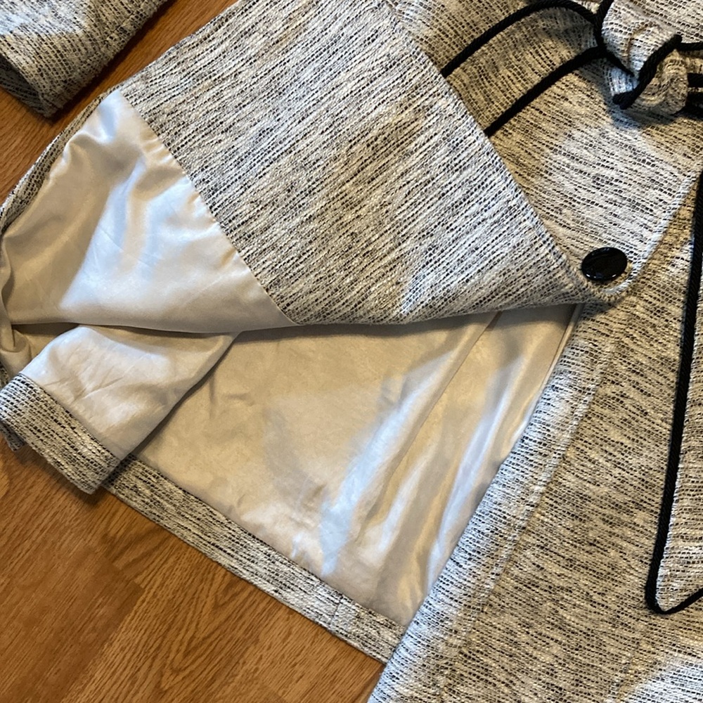 GUESS Double Breasted Trench Coat with removable belt - Picture 4 of 10